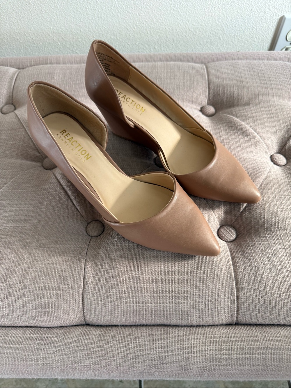 Kenneth Cole Reaction Nude/Tan Pointed-Toe Wedge Pumps
